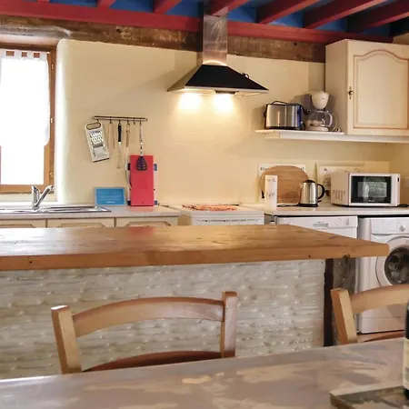 Dom wakacyjny 2 Bedroom Awesome In Brucheville