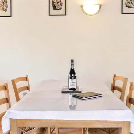 2 Bedroom Awesome In Brucheville