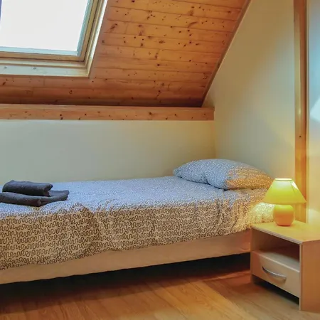 2 Bedroom Awesome In Brucheville Prázdninový dům