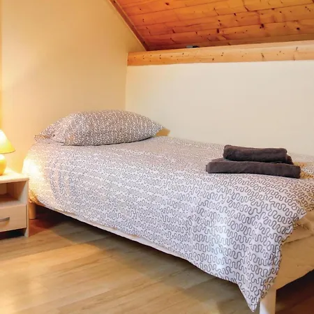 2 Bedroom Awesome In Brucheville * Carentan-les-Marais