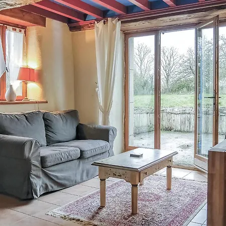 2 Bedroom Awesome In Brucheville Prázdninový dům