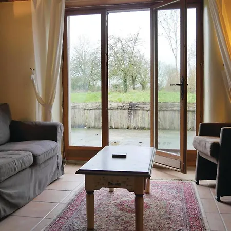 펜션 2 Bedroom Awesome In Brucheville *