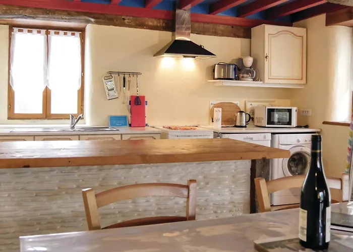 Dom wakacyjny 2 Bedroom Awesome In Brucheville