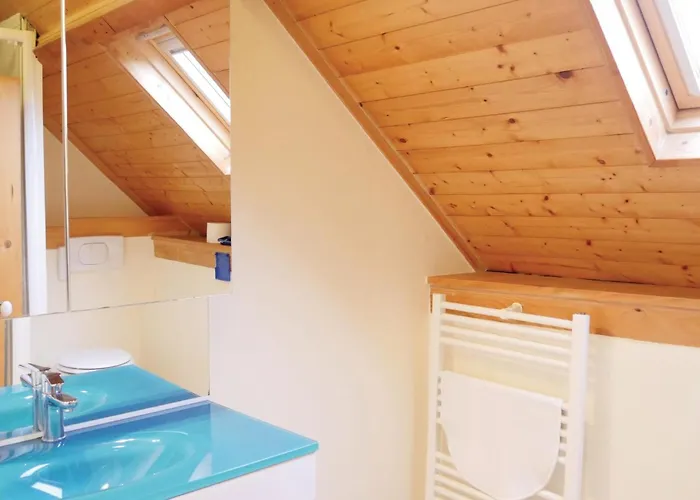 Dom wakacyjny 2 Bedroom Awesome In Brucheville *