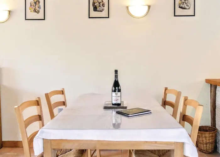 2 Bedroom Awesome In Brucheville