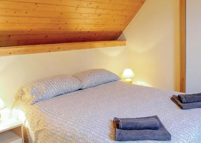 Dom wakacyjny 2 Bedroom Awesome In Brucheville *