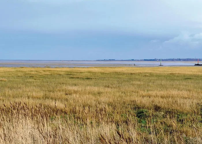 2 Bedroom Awesome In Brucheville Dom wakacyjny Carentan-les-Marais