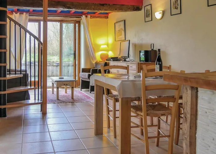 2 Bedroom Awesome In Brucheville Carentan-les-Marais