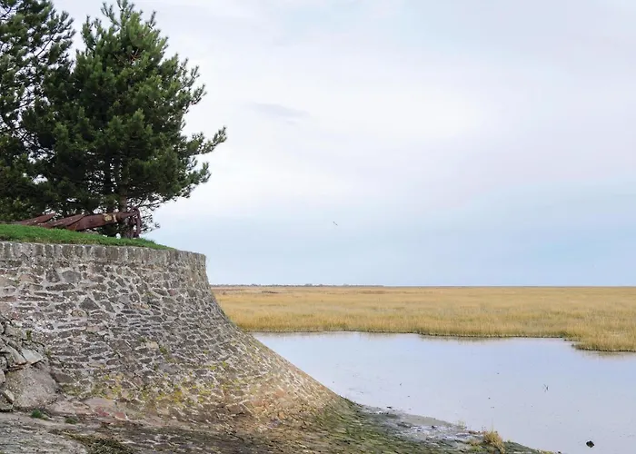 2 Bedroom Awesome In Brucheville * Carentan-les-Marais