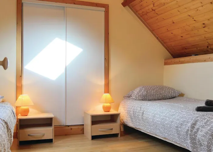 Dom wakacyjny 2 Bedroom Awesome In Brucheville