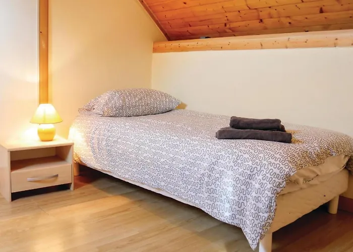 2 Bedroom Awesome In Brucheville * Carentan-les-Marais