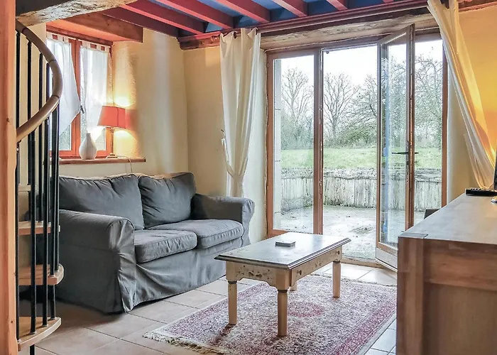 2 Bedroom Awesome In Brucheville Dom wakacyjny