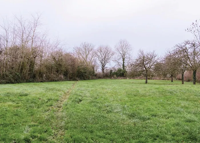 Dom wakacyjny 2 Bedroom Awesome In Brucheville *