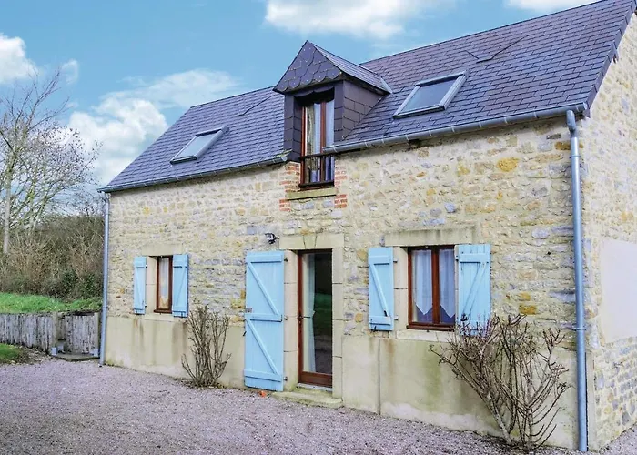 Dom wakacyjny 2 Bedroom Awesome In Brucheville Carentan-les-Marais
